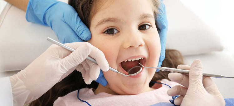 Как вылечить зубы ребенку
