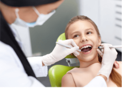 Мальчик у стоматолога